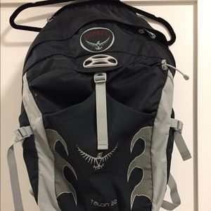 Like new OSPREY Talon 22L hiking pack